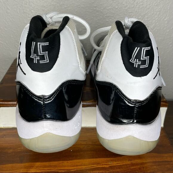 Nike AIR JORDAN 11 RETRO 'CONCORD' 2016 Size 7 Black and White - Picture 8 of 13